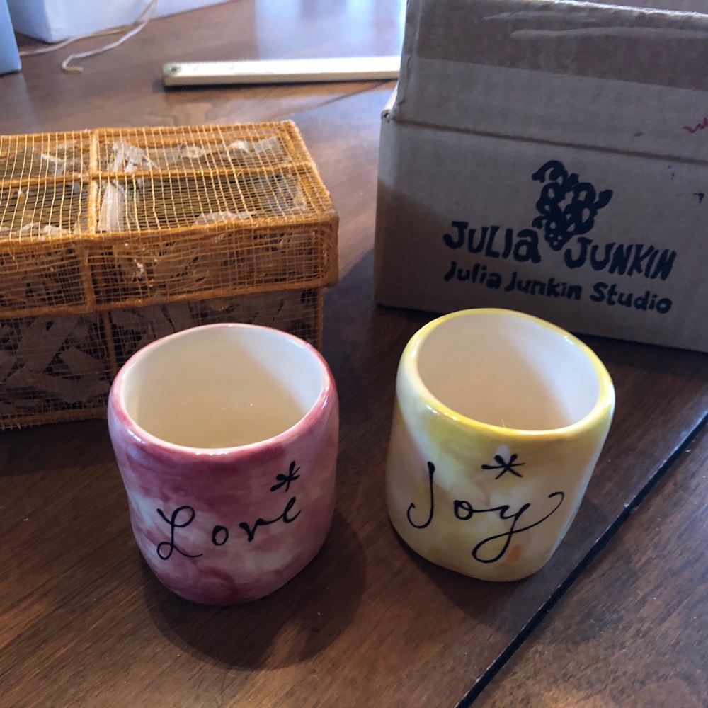 Julia Junkin NIB vintage handpainted pair of candle holders